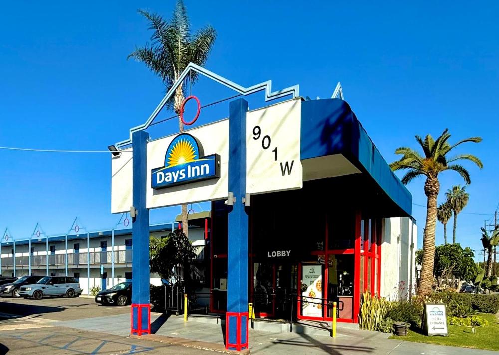 Days Inn by Wyndham Los Angeles LAX Airport Stadium Area